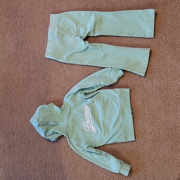 2 PC Puma outfit - Picture 2 of 14